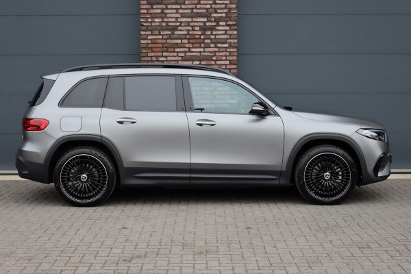 Mercedes-Benz EQB 350 4MATIC AMG Line 71 kWh | 40.500,- Netto | Distronic | Memory | HUD | Verwarmd Stuurwiel | Trekhaak | Burmester | Panoramadak | Keyless Go | Surround Camera |  Vario-Achterbank |