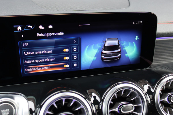 Mercedes-Benz EQB 350 4MATIC AMG Line 71 kWh | 40.500,- Netto | Distronic | Memory | HUD | Verwarmd Stuurwiel | Trekhaak | Burmester | Panoramadak | Keyless Go | Surround Camera |  Vario-Achterbank |