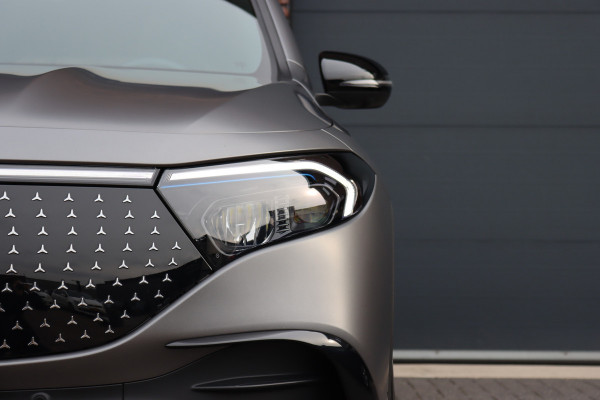 Mercedes-Benz EQB 350 4MATIC AMG Line 71 kWh | 40.500,- Netto | Distronic | Memory | HUD | Verwarmd Stuurwiel | Trekhaak | Burmester | Panoramadak | Keyless Go | Surround Camera |  Vario-Achterbank |
