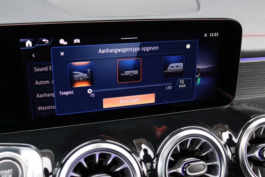 Mercedes-Benz EQB 350 4MATIC AMG Line 71 kWh | 40.500,- Netto | Distronic | Memory | HUD | Verwarmd Stuurwiel | Trekhaak | Burmester | Panoramadak | Keyless Go | Surround Camera |  Vario-Achterbank |