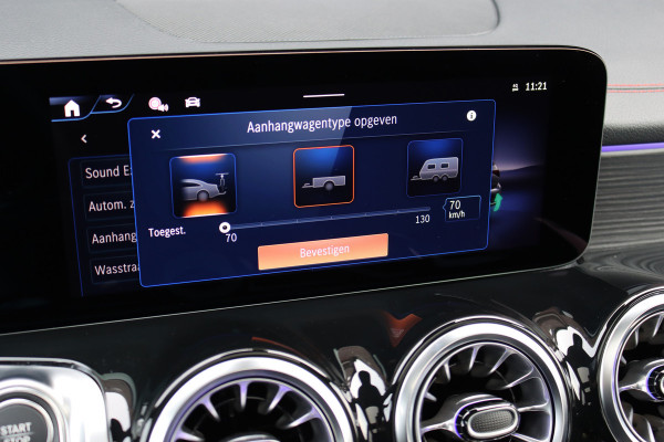 Mercedes-Benz EQB 350 4MATIC AMG Line 71 kWh | 40.500,- Netto | Distronic | Memory | HUD | Verwarmd Stuurwiel | Trekhaak | Burmester | Panoramadak | Keyless Go | Surround Camera |  Vario-Achterbank |