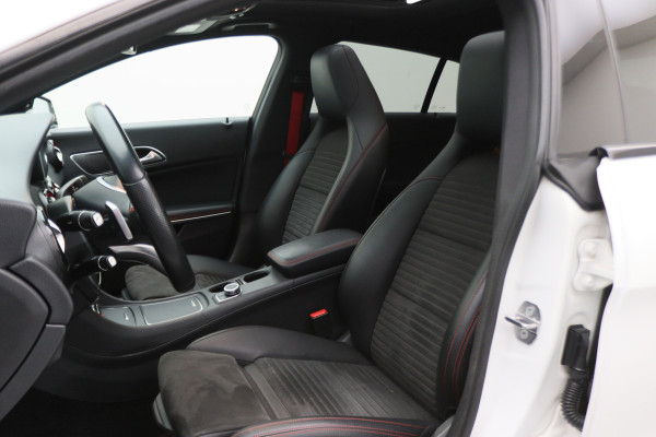 Mercedes-Benz CLA-Klasse Shooting Brake 250 Sport 4MATIC Prestige AMG Panoramadak, Memory, H&K, Apple Carplay, Camera, 18"
