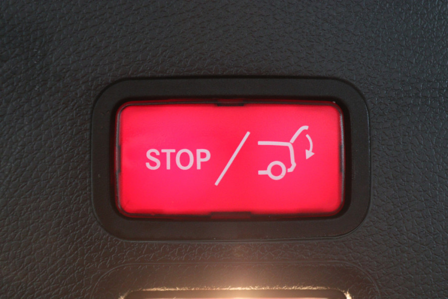 Mercedes-Benz CLA-Klasse Shooting Brake 250 Sport 4MATIC Prestige AMG Panoramadak, Memory, H&K, Apple Carplay, Camera, 18"