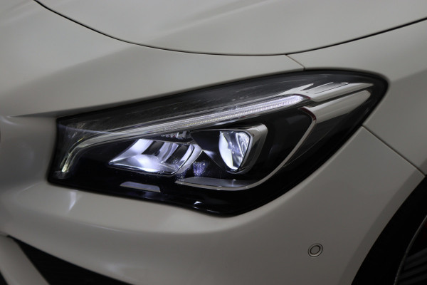 Mercedes-Benz CLA-Klasse Shooting Brake 250 Sport 4MATIC Prestige AMG Panoramadak, Memory, H&K, Apple Carplay, Camera, 18"