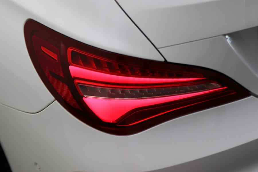 Mercedes-Benz CLA-Klasse Shooting Brake 250 Sport 4MATIC Prestige AMG Panoramadak, Memory, H&K, Apple Carplay, Camera, 18"