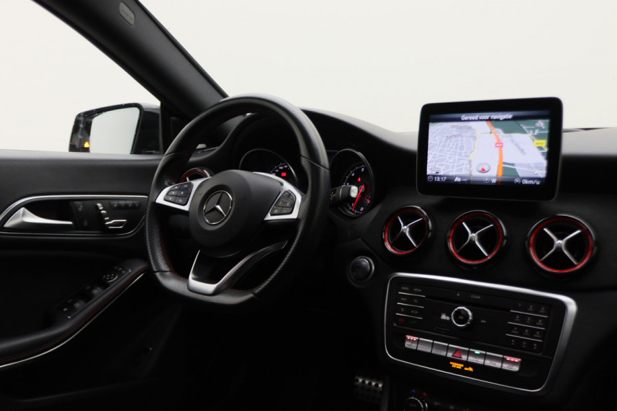 Mercedes-Benz CLA-Klasse Shooting Brake 250 Sport 4MATIC Prestige AMG Panoramadak, Memory, H&K, Apple Carplay, Camera, 18"