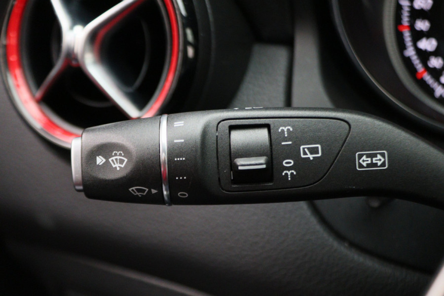 Mercedes-Benz CLA-Klasse Shooting Brake 250 Sport 4MATIC Prestige AMG Panoramadak, Memory, H&K, Apple Carplay, Camera, 18"