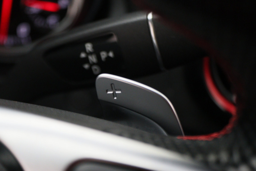 Mercedes-Benz CLA-Klasse Shooting Brake 250 Sport 4MATIC Prestige AMG Panoramadak, Memory, H&K, Apple Carplay, Camera, 18"