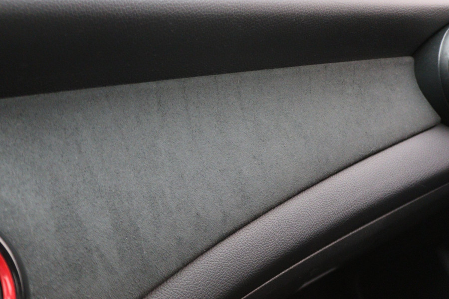 Mercedes-Benz CLA-Klasse Shooting Brake 250 Sport 4MATIC Prestige AMG Panoramadak, Memory, H&K, Apple Carplay, Camera, 18"