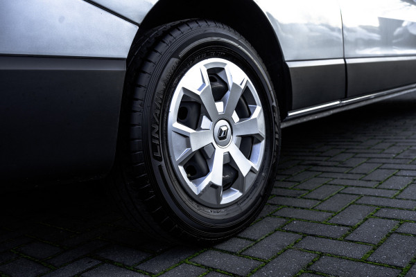 Renault Trafic Blue dCi 150PK | L2H1 | 9-Zits | LED | Canera | Navi | Zijschuifdeur R+L | Cruise | Airco | PDC | Euro 6