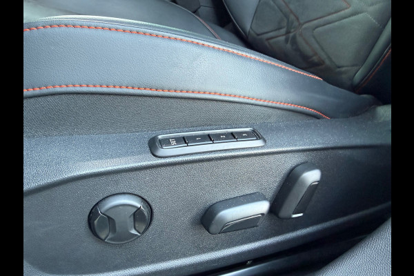 Seat Leon 1.0 TSI FR Launch Edition - Navi - Climate - Trekhaak - Org.NL