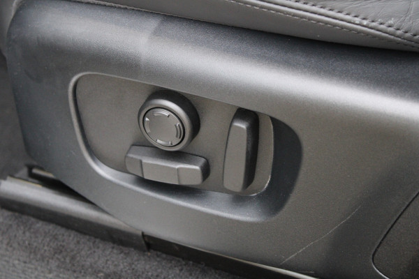 Land Rover Range Rover Sport 3.0 SDV6 SE | MEMORY | LUCHTVERING | ELEK TREKHAAK | KEYLESS | 4X STOELVERW | DODE HOEK | DEALER ONDH |