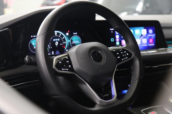 Volkswagen Golf 1.4 eHybrid GTE /PANO/IQLIGHT/CAM/CARPLAY/ACC/LANE ASSIST/VOL