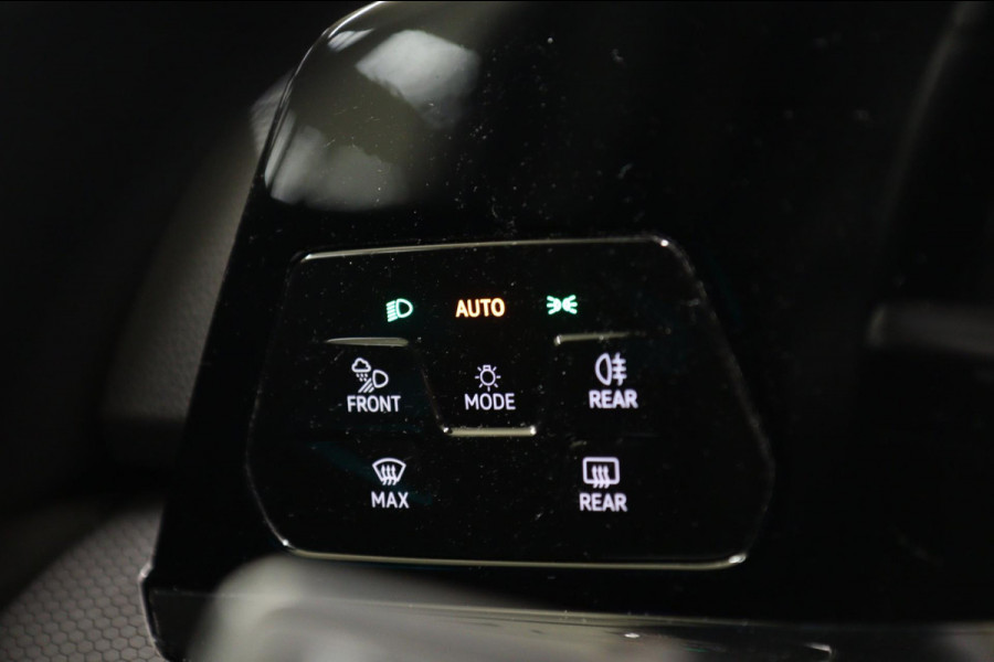 Volkswagen Golf 1.4 eHybrid GTE /PANO/IQLIGHT/CAM/CARPLAY/ACC/LANE ASSIST/VOL