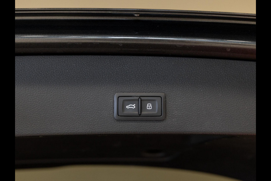 Audi Q2 35 TFSI S Edition / 150pk / Cruise / Trekhaak / Navigatie