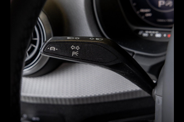 Audi Q2 35 TFSI S Edition / 150pk / Cruise / Trekhaak / Navigatie