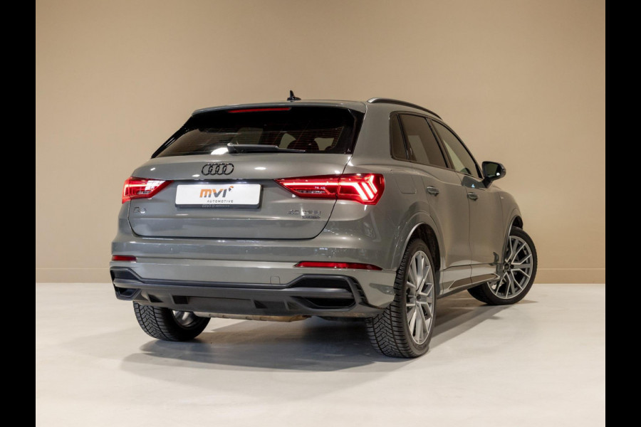 Audi Q3 40 TFSI quattro S Line edition one / 190pk / Trekhaak / Panorama dak / Stoelverwarming /