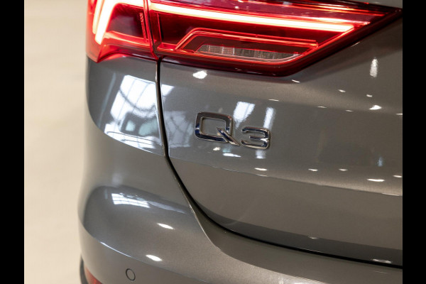 Audi Q3 40 TFSI quattro S Line edition one / 190pk / Trekhaak / Panorama dak / Stoelverwarming /