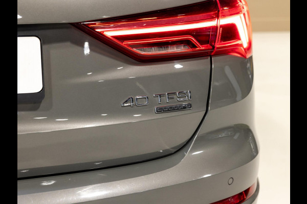 Audi Q3 40 TFSI quattro S Line edition one / 190pk / Trekhaak / Panorama dak / Stoelverwarming /