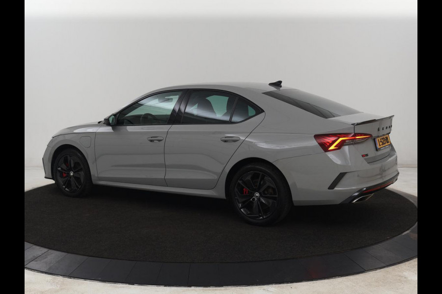 Škoda Octavia 1.4 TSI RS iV PHEV Business | Stoelverwarming | Adaptive cruise | Side Assist | Camera | Alcantara | Matrix LED | Carplay | Sfeerverlichting | Navigatie |