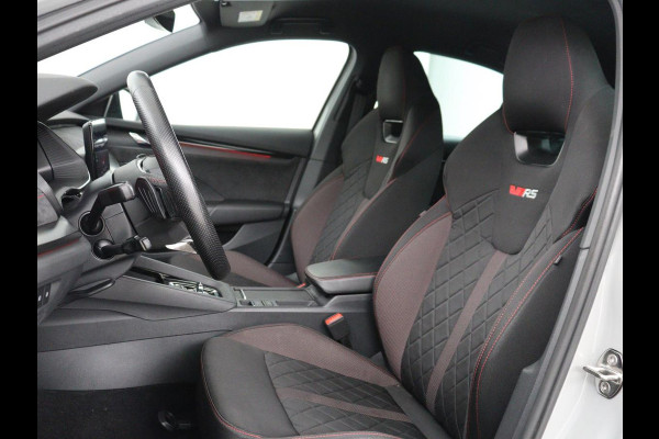 Škoda Octavia 1.4 TSI RS iV PHEV Business | Stoelverwarming | Adaptive cruise | Side Assist | Camera | Alcantara | Matrix LED | Carplay | Sfeerverlichting | Navigatie |