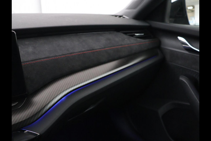 Škoda Octavia 1.4 TSI RS iV PHEV Business | Stoelverwarming | Adaptive cruise | Side Assist | Camera | Alcantara | Matrix LED | Carplay | Sfeerverlichting | Navigatie |