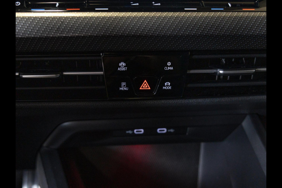 Volkswagen Golf 1.5 eTSI R-Line / 150pk / Panorama dak / Harman Kardon / Stoel en stuurverwarming /