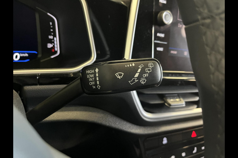 Volkswagen T-Roc 1.5 TSI 150pk DSG R-Line | Camera | Navigatie /Apple Carplay/Android Auto | Climate Control | Electrische kofferbak | Led | Dab | Adaptive Cruise Control