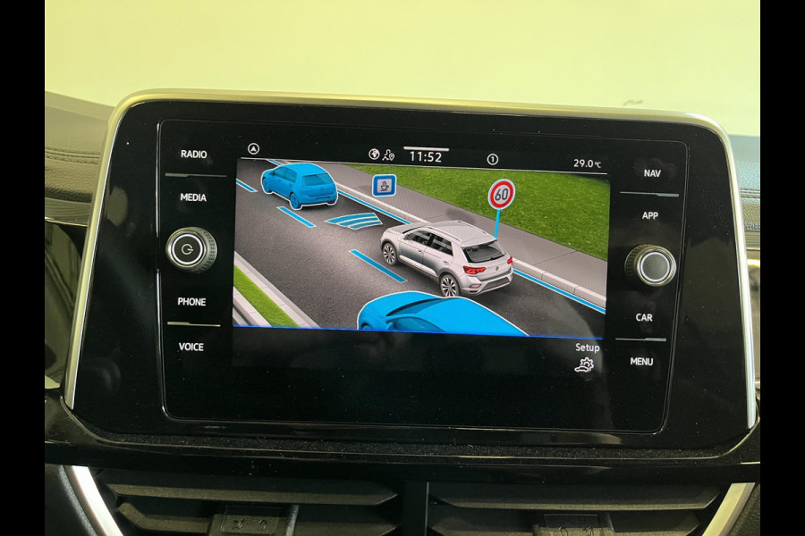 Volkswagen T-Roc 1.5 TSI 150pk DSG R-Line | Camera | Navigatie /Apple Carplay/Android Auto | Climate Control | Electrische kofferbak | Led | Dab | Adaptive Cruise Control