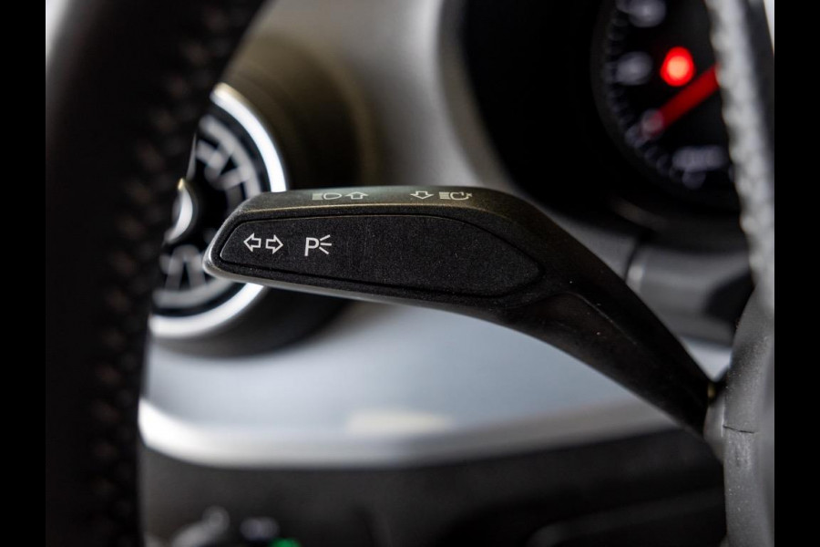 Audi Q2 30 TFSI 2x S-line / 116pk / Trekhaak / Cruise control / Clima