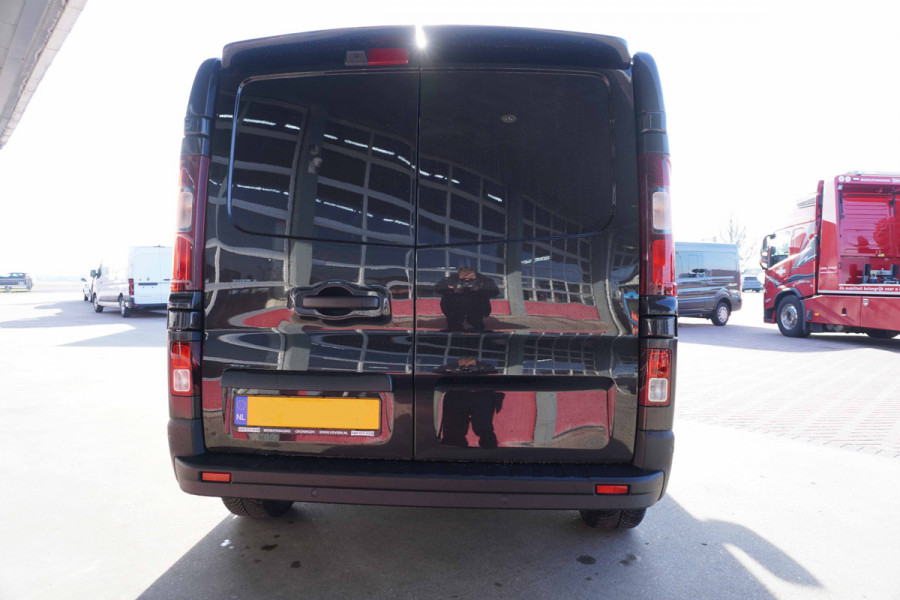 Renault Trafic 2.0 Bleu dCi 170PK L2H1 Red Edition DubbelCabine Automaat 20"LM velgen Nr. V072 |  Climate | Navi | Camera | Schuifdeur L/R | Black out pakket