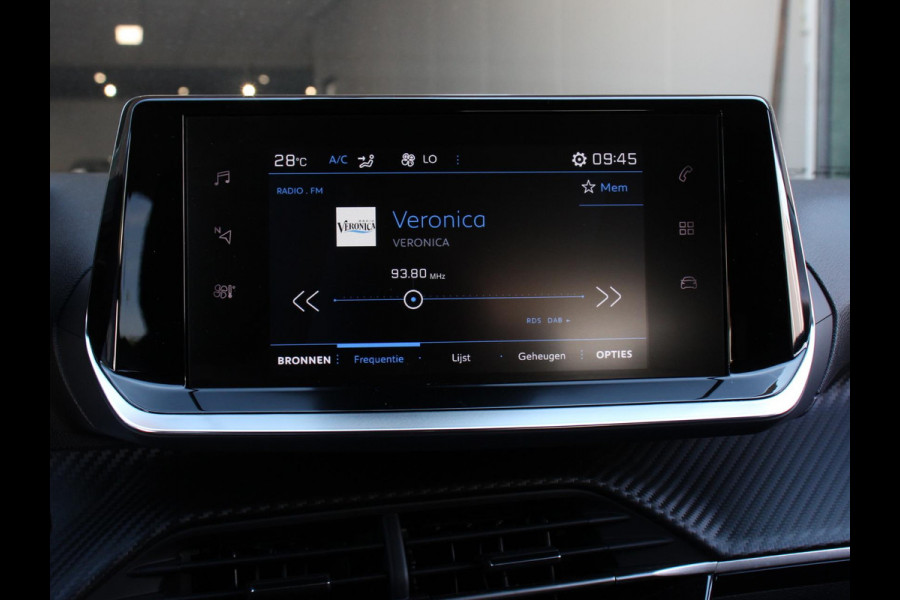 Peugeot 208 1.2 PureTech Allure Pack | Navigatie | Apple Carplay/Android Auto | Achteruitrij camera | Climate control | LED | Adaptieve cruise control | Parkeersensor achter | Verwarmde voorstoelen | Lichtmetalen velgen