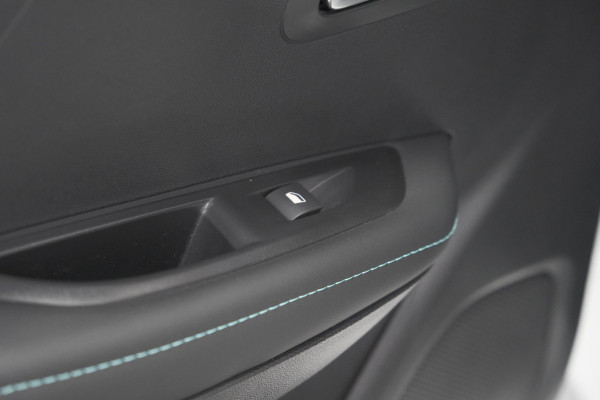 Peugeot 208 PureTech 100 Allure Pack | Camera | Apple Carplay | Stoelverwarming | Parkeersensoren