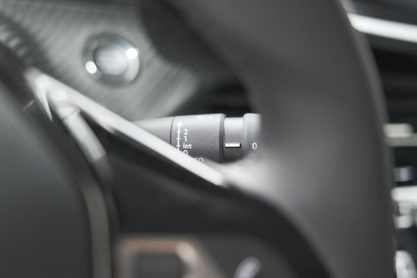 Peugeot 208 PureTech 100 Allure Pack | Camera | Apple Carplay | Stoelverwarming | Parkeersensoren