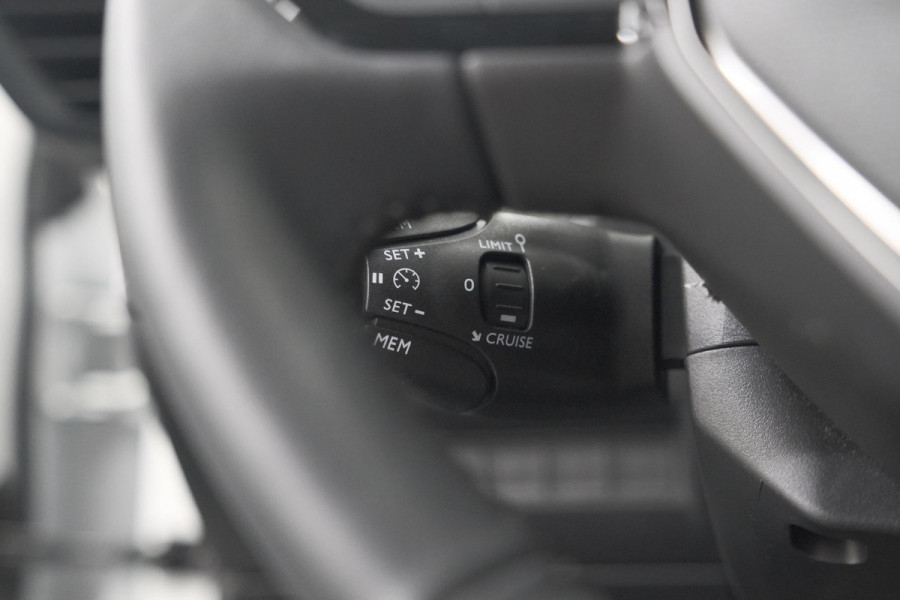 Peugeot 208 PureTech 100 Allure Pack | Camera | Apple Carplay | Stoelverwarming | Parkeersensoren