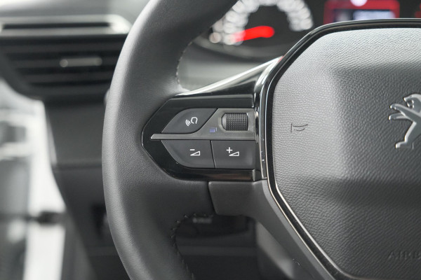 Peugeot 208 PureTech 100 Allure Pack | Camera | Apple Carplay | Stoelverwarming | Parkeersensoren