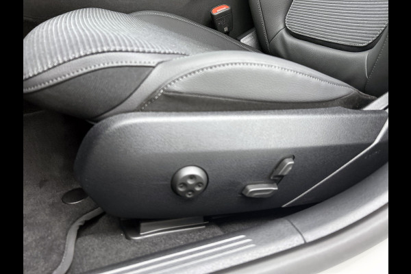 Mercedes-Benz C-Klasse 300 e Business Solution | Trekhaak | Donkergetint glas achter | Achteruitrijcamera | Smartphone-integratie | GUARD 360 ° Vehicle protection Plus | Stoelverwarming voor | Zitcomfortpakket |