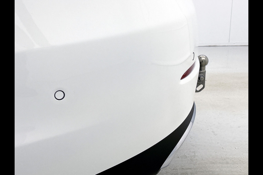 Mercedes-Benz C-Klasse 300 e Business Solution | Trekhaak | Donkergetint glas achter | Achteruitrijcamera | Smartphone-integratie | GUARD 360 ° Vehicle protection Plus | Stoelverwarming voor | Zitcomfortpakket |