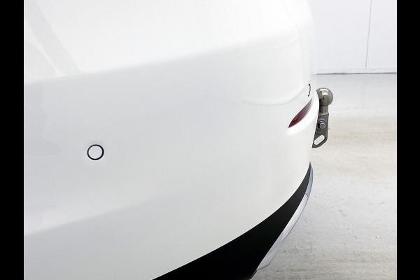 Mercedes-Benz C-Klasse 300 e Business Solution | Trekhaak | Donkergetint glas achter | Achteruitrijcamera | Smartphone-integratie | GUARD 360 ° Vehicle protection Plus | Stoelverwarming voor | Zitcomfortpakket |