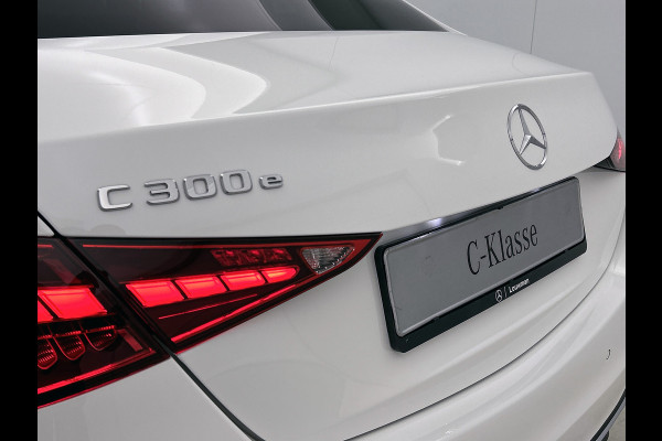 Mercedes-Benz C-Klasse 300 e Business Solution | Trekhaak | Donkergetint glas achter | Achteruitrijcamera | Smartphone-integratie | GUARD 360 ° Vehicle protection Plus | Stoelverwarming voor | Zitcomfortpakket |