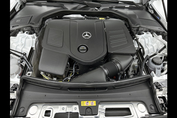 Mercedes-Benz C-Klasse 300 e Business Solution | Trekhaak | Donkergetint glas achter | Achteruitrijcamera | Smartphone-integratie | GUARD 360 ° Vehicle protection Plus | Stoelverwarming voor | Zitcomfortpakket |
