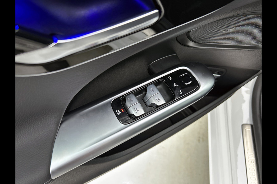 Mercedes-Benz C-Klasse 300 e Business Solution | Trekhaak | Donkergetint glas achter | Achteruitrijcamera | Smartphone-integratie | GUARD 360 ° Vehicle protection Plus | Stoelverwarming voor | Zitcomfortpakket |