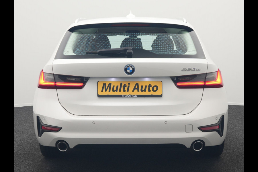BMW 3 Serie Touring 320e Sportline PHEV 204pk Dealer O.H | Lederen Sportstoelen Verwarmd | Sfeerverlichting | Apple Carplay | Navigatie | Cruise Control | Virtual | DAB |  Plug In Hybrid