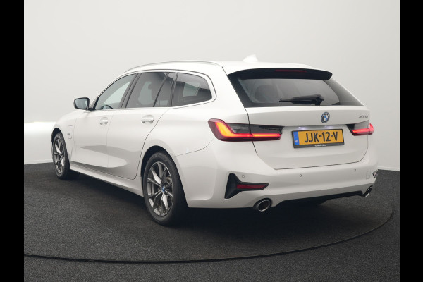 BMW 3 Serie Touring 320e Sportline PHEV 204pk Dealer O.H | Lederen Sportstoelen Verwarmd | Sfeerverlichting | Apple Carplay | Navigatie | Cruise Control | Virtual | DAB |  Plug In Hybrid