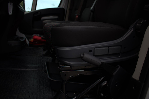 Citroën Jumper 2.2 BlueHDi 120PK L2H2 3.0t | APPLE CARPLAY/ANDROID AUTO | CRUISE | AIRCO | TREKHAAK| CLIMATE CONTROL |