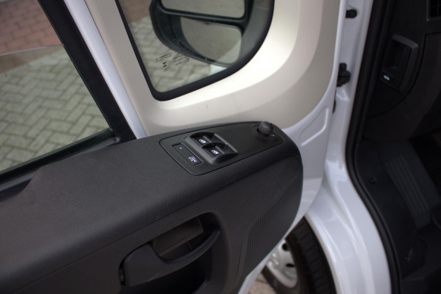 Citroën Jumper 2.2 BlueHDi 120PK L2H2 3.0t | APPLE CARPLAY/ANDROID AUTO | CRUISE | AIRCO | TREKHAAK| CLIMATE CONTROL |