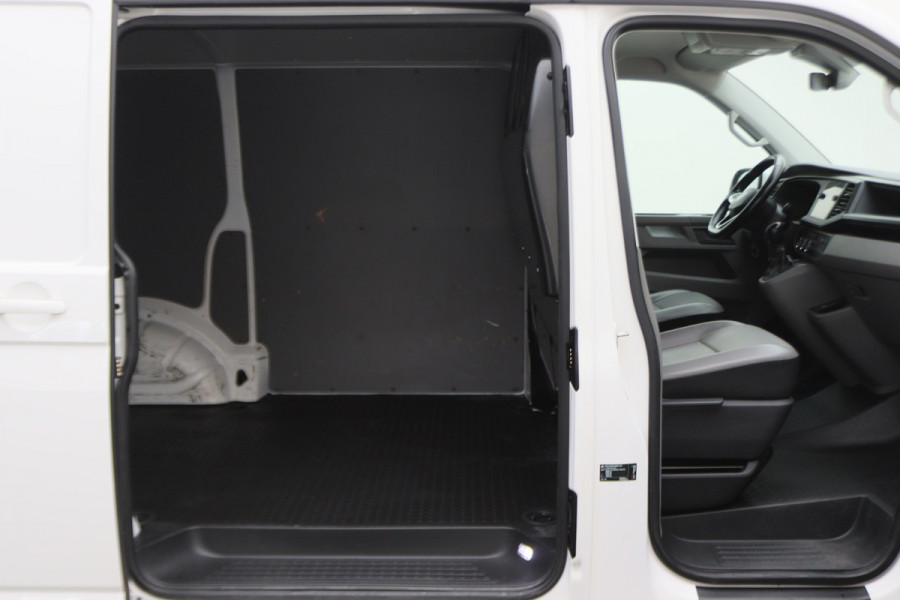 Volkswagen Transporter 2.0 TDI DSG L1H1 Leer, Airco, Apple Carplay, Camera, Cruise, Imperiaal, PDC, Trekhaak, 16''
