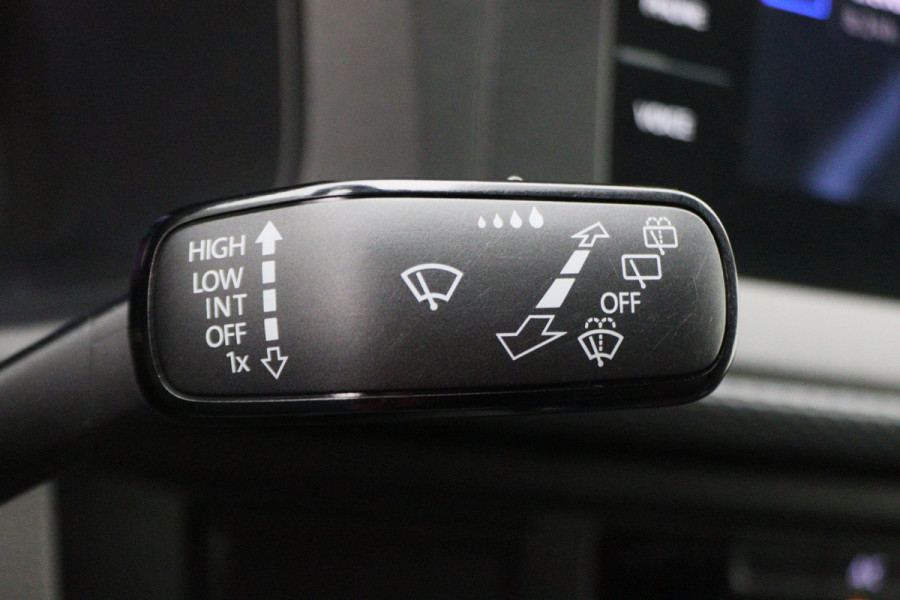 Volkswagen Transporter 2.0 TDI DSG L1H1 Leer, Airco, Apple Carplay, Camera, Cruise, Imperiaal, PDC, Trekhaak, 16''