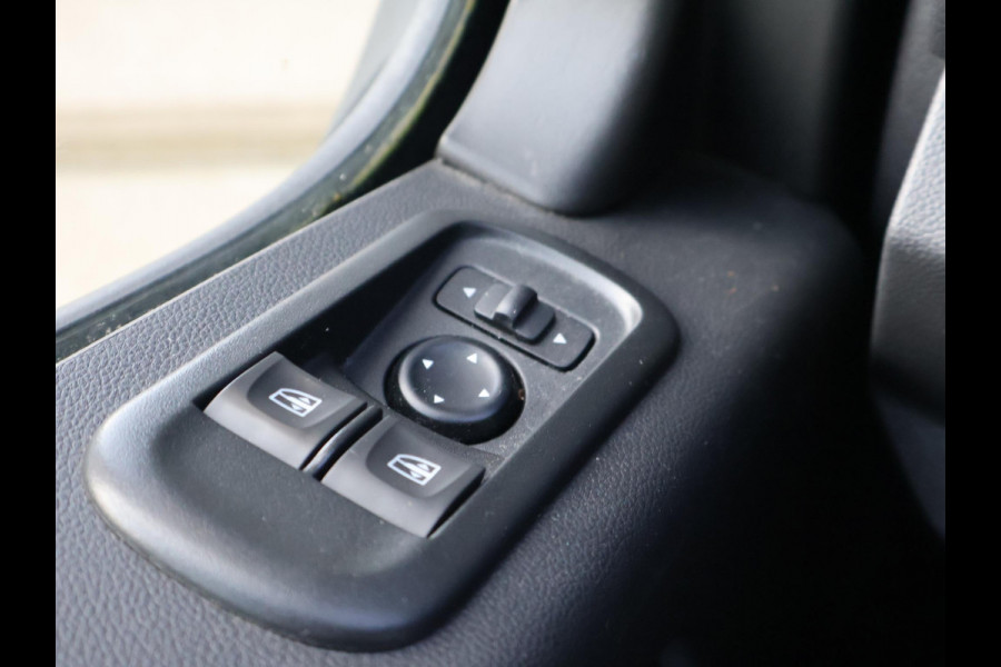 Renault Master T35 2.3 dCi 150 PK L2H2 + DAB | LEDER | CAMERA | DODEHOEK