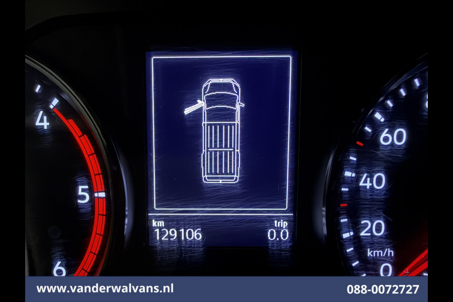 Volkswagen Crafter 2.0 TDI 141pk L3H2 L2H1 Euro6 Airco | Stoelverwarming | Parkeersensoren Bijrijdersbank, 3000kg trekvermogen